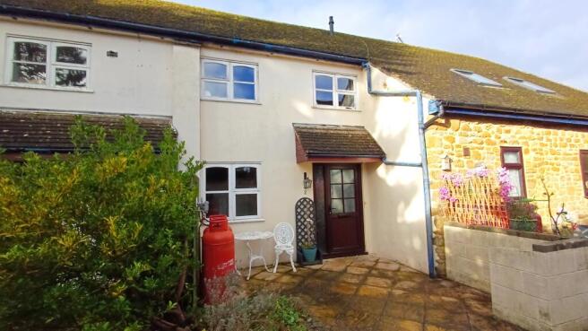 2 bed property, in East End, £199,995