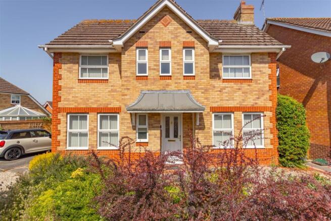 3 bed property, in Barkus Close, £360,000