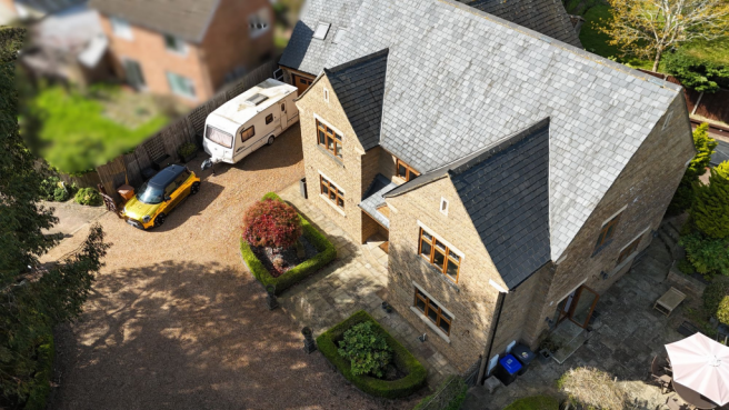 6 bed property, in Cotton Meadow, £850,000