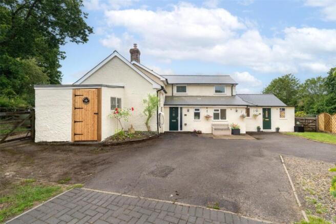 4 bed property, in Jubilee Hill, £695,000