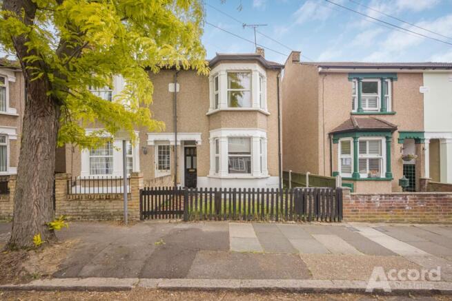 3 bed property, in Malvern Road, £425,000