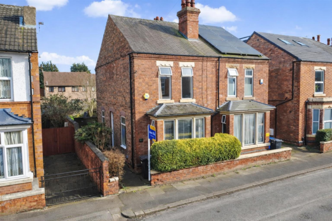 3 bed property, in Cranmer Street, £240,000
