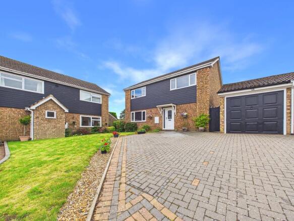 4 bed property, in Whistler Road, £475,000