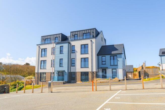 18 bed property, in Amlwch LL68, £2,500,000