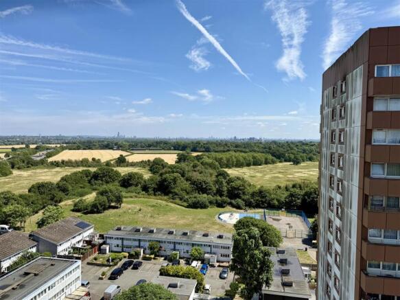 1 bed property, in Fenton House, £200,000