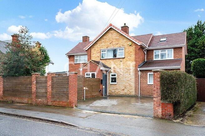 5 bed property, in Presburg Road, £1,750,000