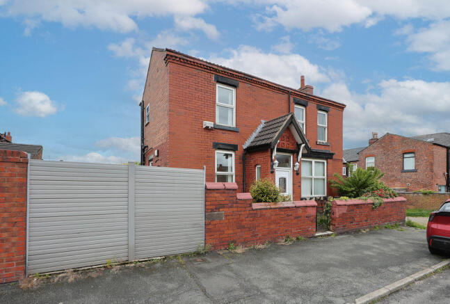 3 bed property, in Norfolk Street, £175,000