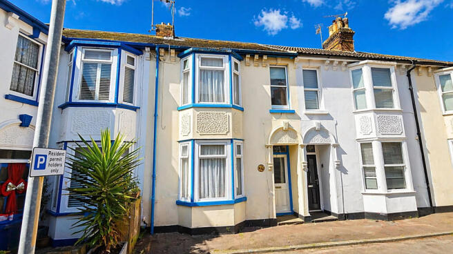 3 bed property, in Sea View Square, £260,000