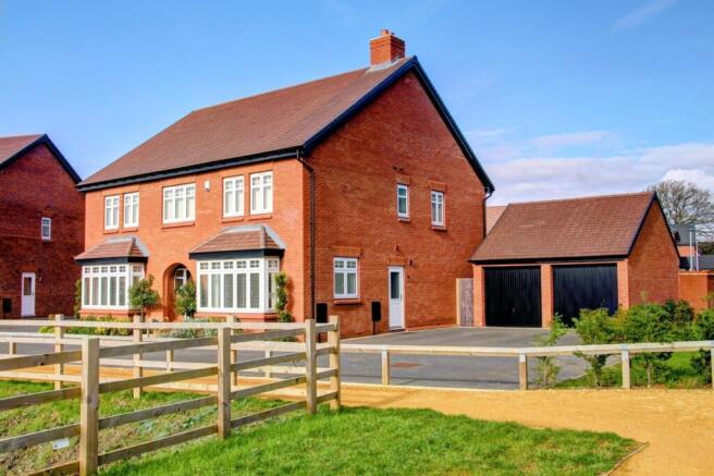 5 bed property, in Seymour Green, £930,000