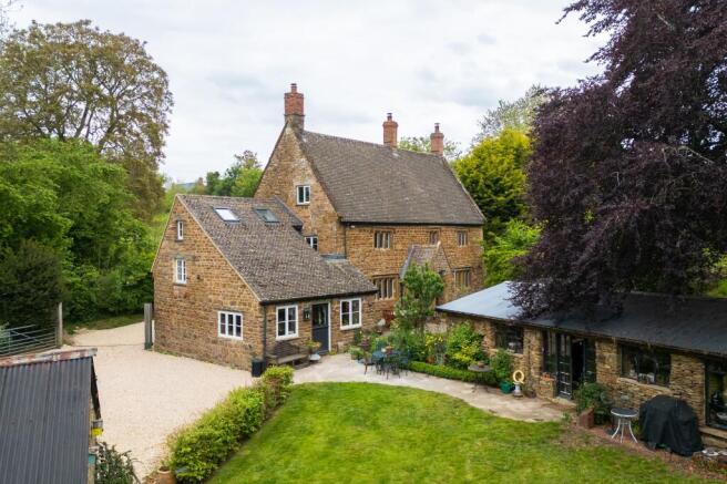 4 bed property, in Glovers Lane, £1,150,000