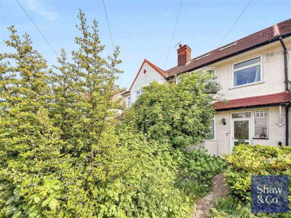 4 bed property, in Priory Road, £550,000