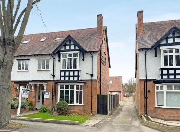 8 bed property, in Grove Road, £900,000