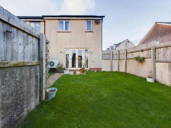 3 bed property, in Beechwood Park, £299,550