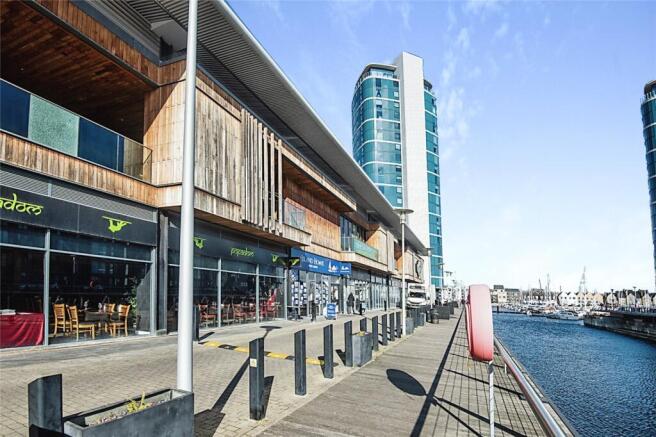 2 bed property, in Chatham Quays, £145,000