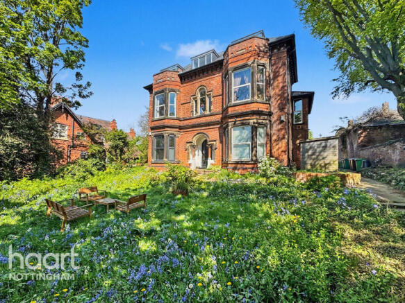 1 bed property, in Mansfield Road, £120,000