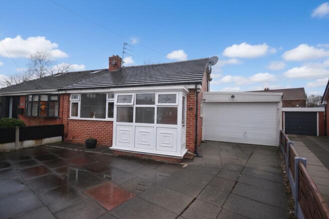 4 bed property, in Everard Close, £415,000