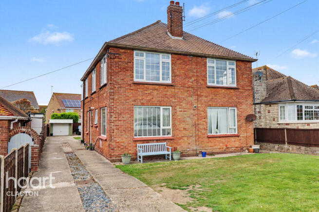 2 bed property, in Wash Lane, £210,000