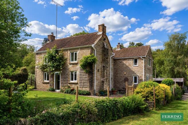 4 bed property, in Little Drybrook, £700,000