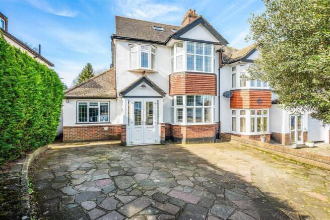 4 bed property, in Wilmot Way, £800,000
