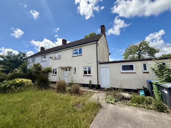 3 bed property, in Churches, £165,000