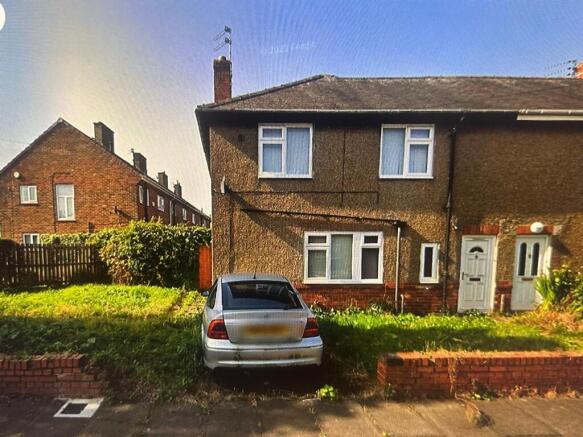4 bed property, in West Drive, £120,000