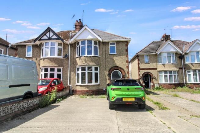 4 bed property, in Little Avenue, £350,000