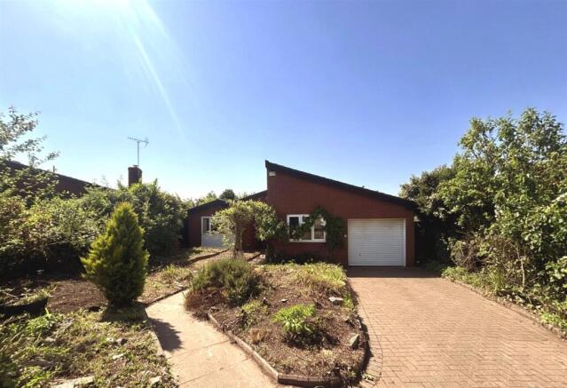 3 bed property, in Glover Road, £385,000