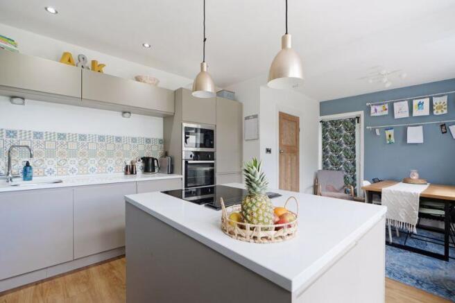3 bed property, in Furniss Avenue, £475,000