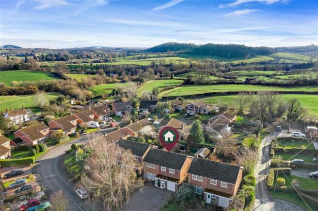 4 bed property, in Old Forge, £400,000