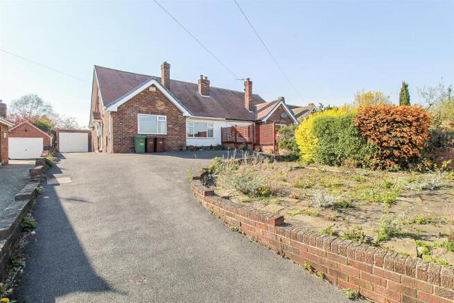 2 bed property, in Sowood Lane, £250,000