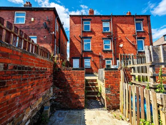 2 bed property, in 5 Crown Close, £70,000