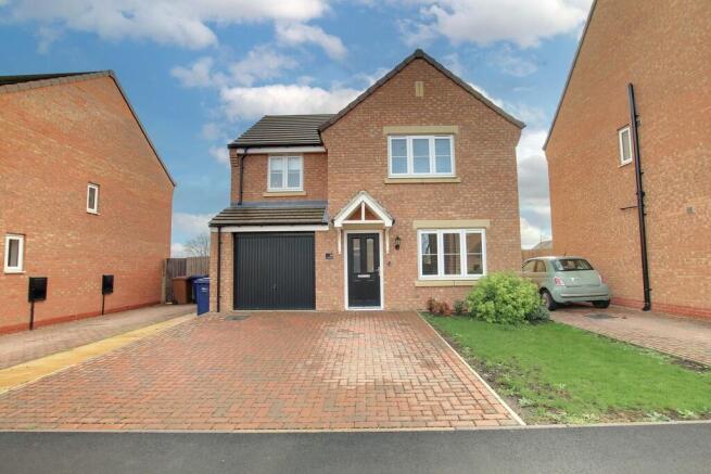 4 bed property, in Fillenham Way, £335,000