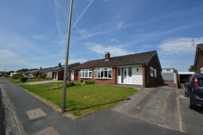 3 bed property, in Thames Avenue, £260,000