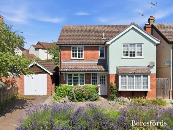 4 bed property, in Brook View, £450,000