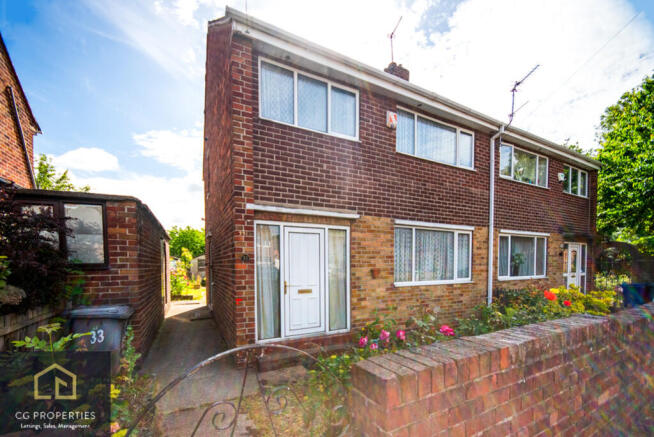 3 bed property, in Kennedy Drive, £140,000