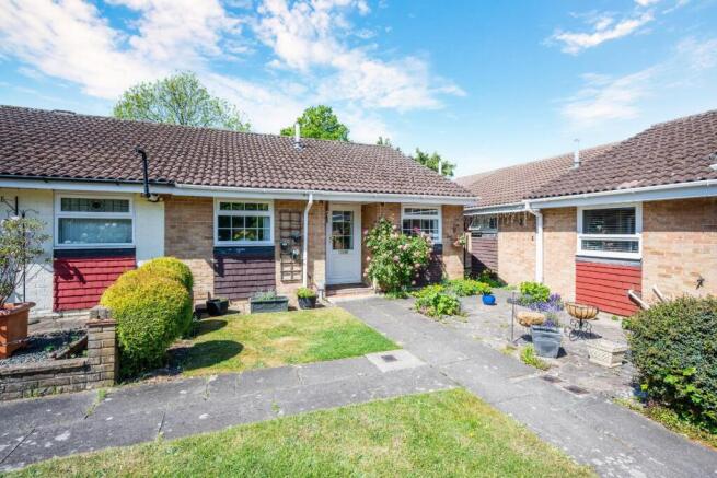 2 bed property, in Royal Drive, £475,000