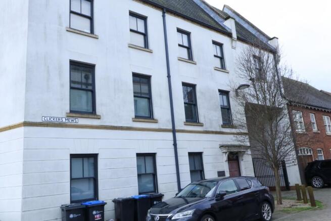 1 bed property, in Clickers Mews, £95,000