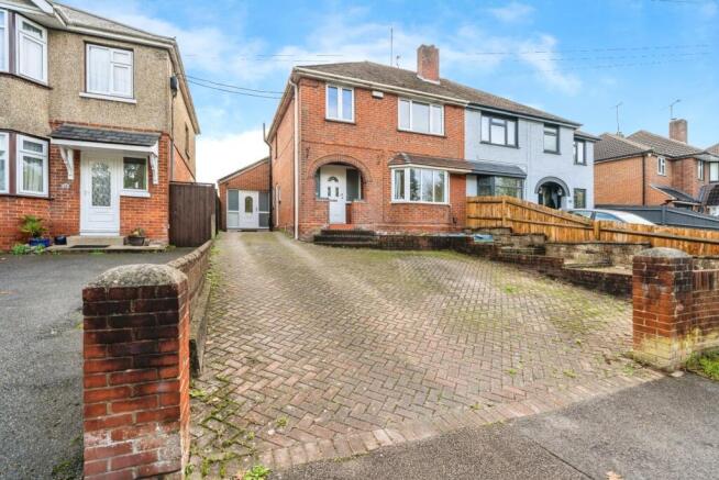 3 bed property, in Spicers Hill, £495,000