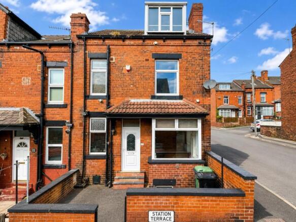 3 bed property, in Station Terrace LS13, £165,000