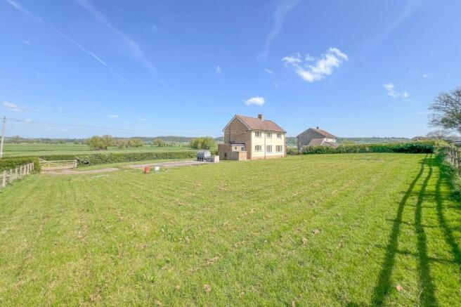 3 bed property, in Hayes Road, £485,000