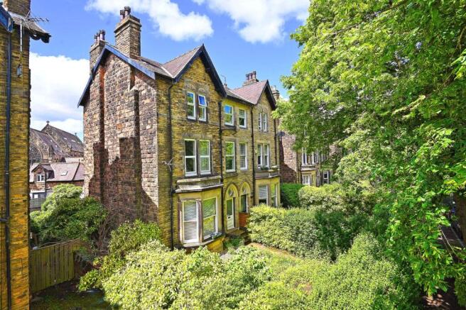 1 bed property, in Franklin Road, £150,000