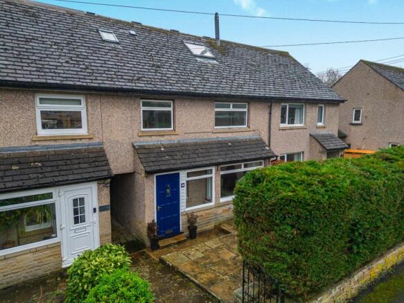 3 bed property, in Aynholme Close, £275,000
