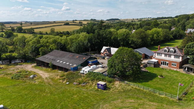 9 bed property, in Greenacres Farm & Appletree Cottage, £995,000