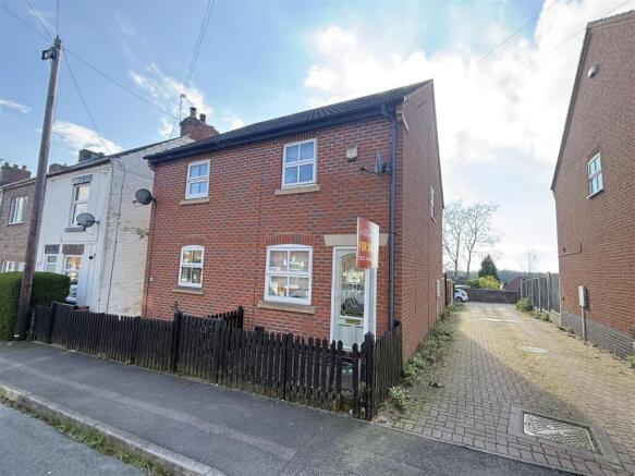 2 bed property, in Frederick Street, £160,000
