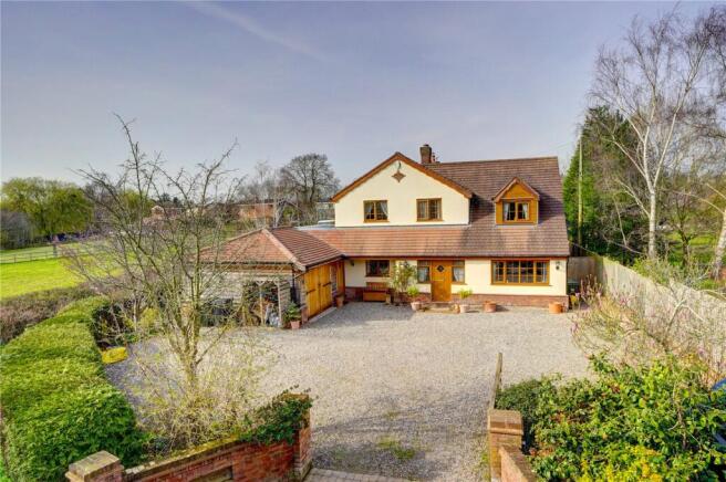 6 bed property, in Shoulton, £980,000