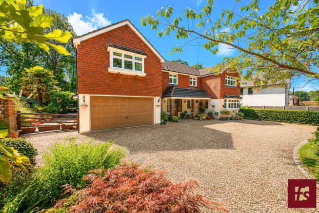 5 bed property, in Ravenswood Avenue, £1,250,000