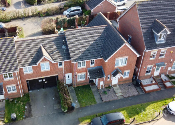 2 bed property, in Carrington Road, £180,000