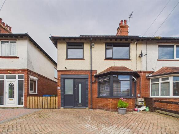 3 bed property, in Trinity Grove, £225,000