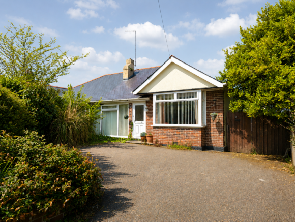 2 bed property, in Marldon Road, £275,000