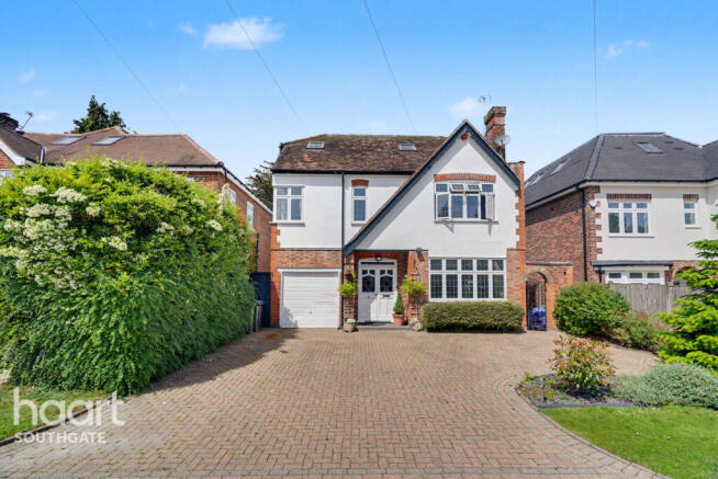5 bed property, in Spring Court Road, £1,350,000